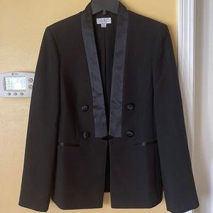 Tahari Arthur S. Levine black blazer